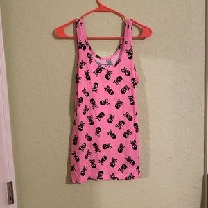 No Boundaries Bright Pink Skull Graphic Tank